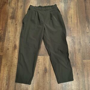 LULULEMON - Olive Green Pants